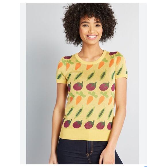 ModCloth Womens Short Sleeve Novelty Sweater Size 3X Mustard Yellow Vegetable - Picture 2 of 9